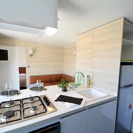 Mobil-home Moderne 3 Chambres, Terrasse, Animaux Admis - Fr-1-361a-97 Holiday home